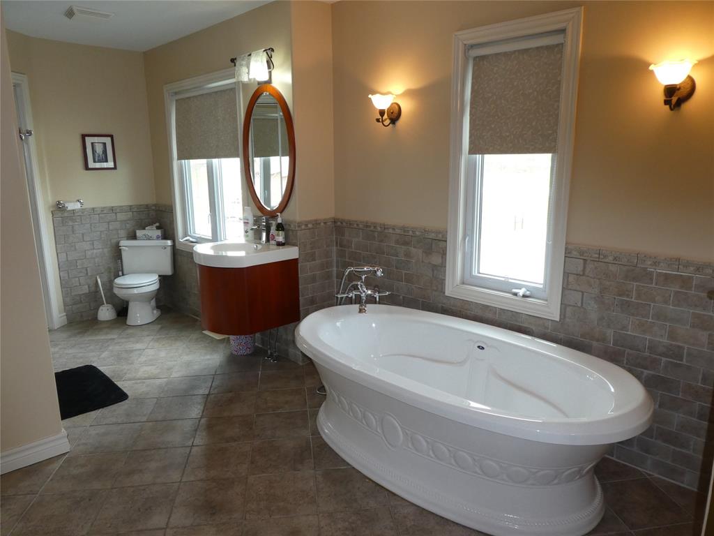 2081 MARION Avenue, Sarnia Ontario, Canada