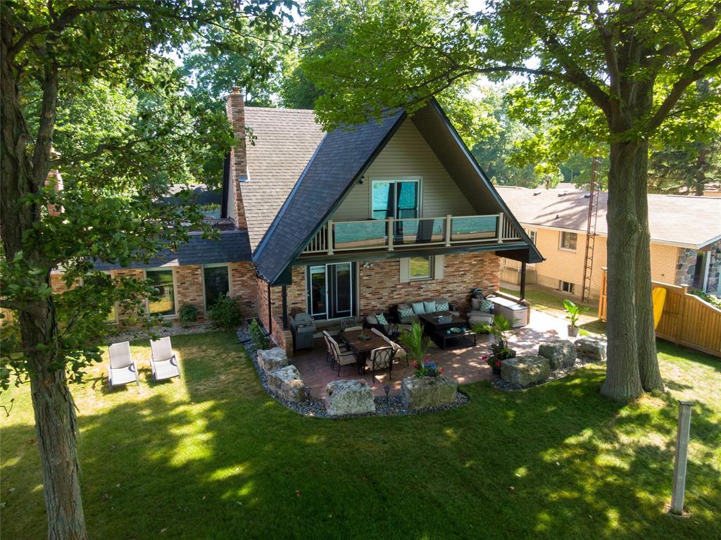 2557 OLD LAKESHORE Road, Sarnia Ontario, Canada