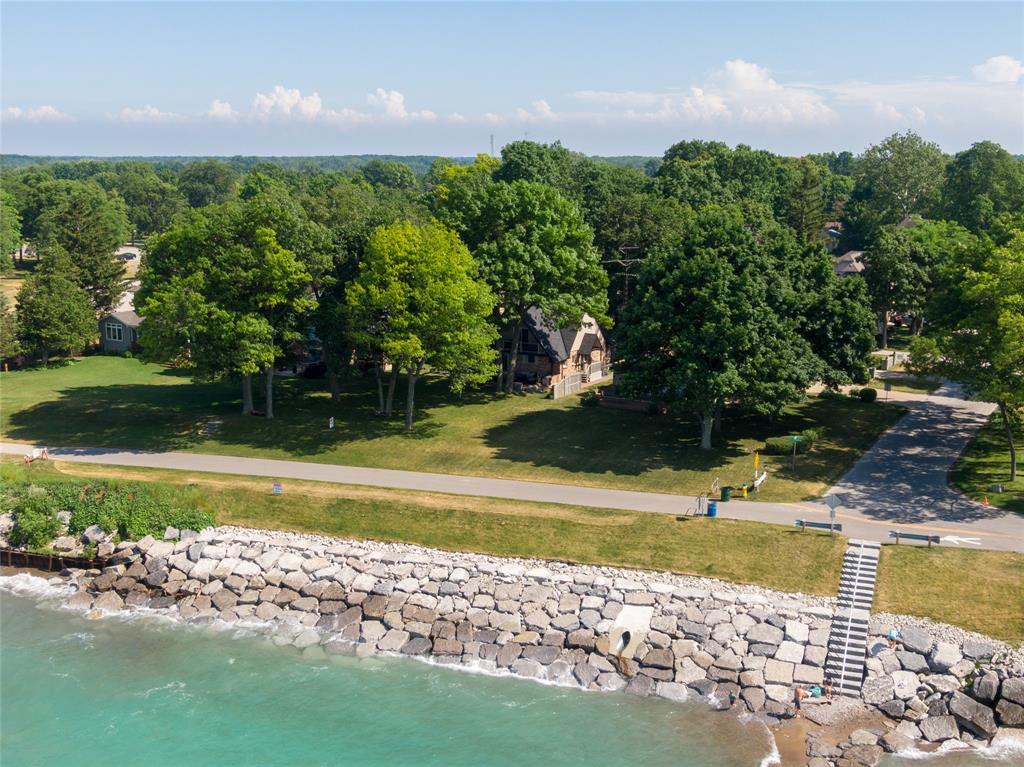 2557 OLD LAKESHORE Road, Sarnia Ontario, Canada