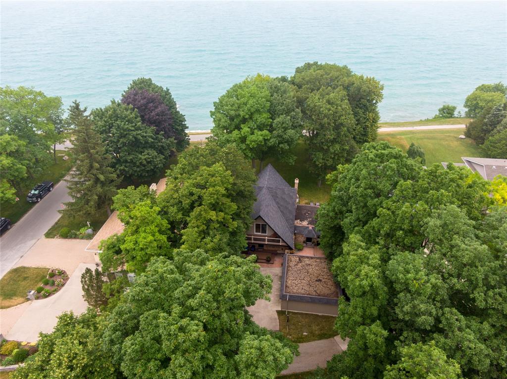 2557 OLD LAKESHORE Road, Sarnia Ontario, Canada
