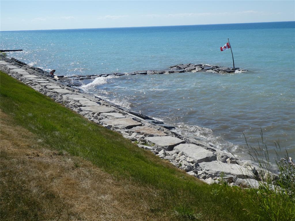 2557 OLD LAKESHORE Road, Sarnia Ontario, Canada