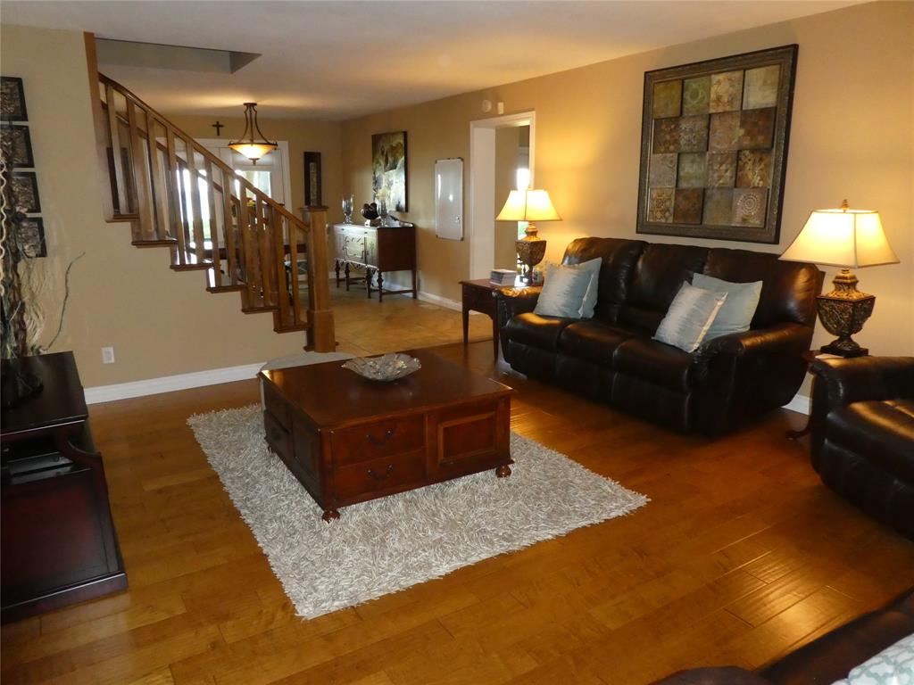 2557 OLD LAKESHORE Road, Sarnia Ontario, Canada