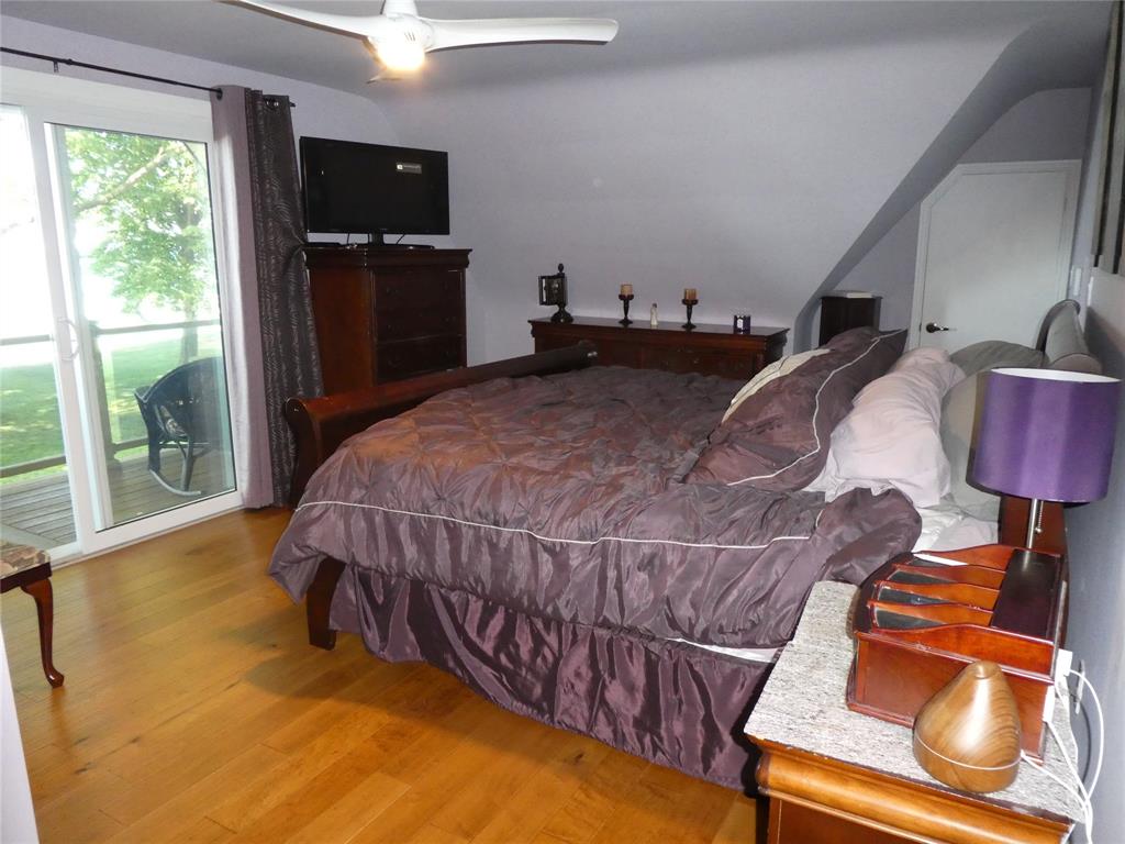 2557 OLD LAKESHORE Road, Sarnia Ontario, Canada