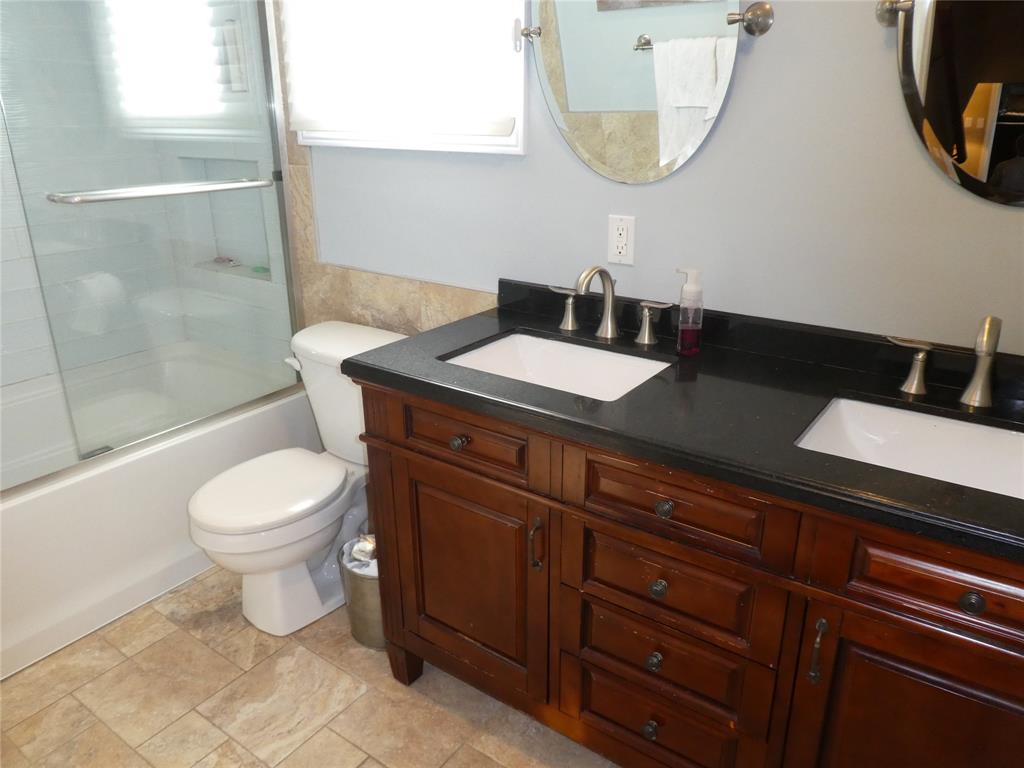 2557 OLD LAKESHORE Road, Sarnia Ontario, Canada