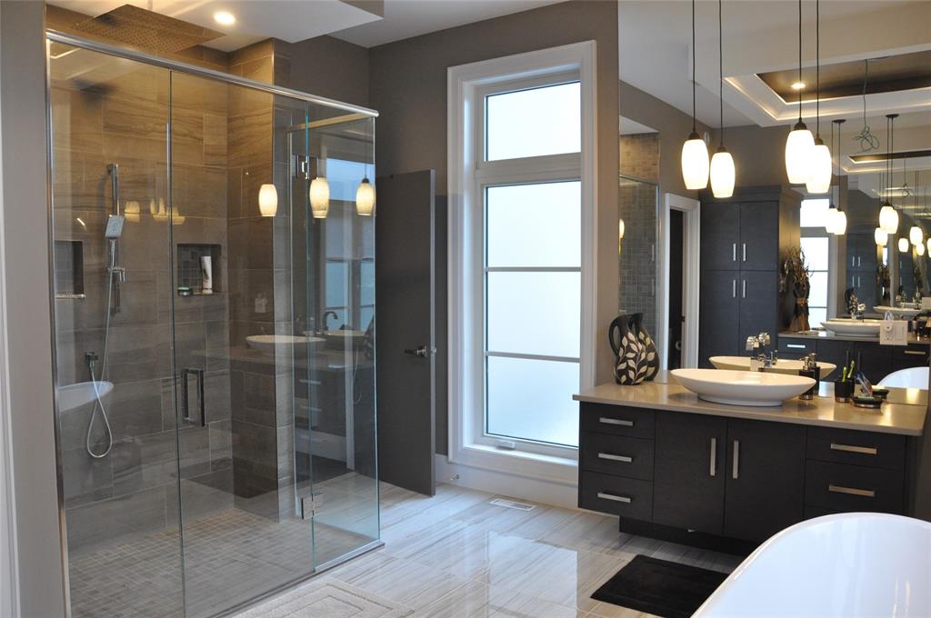 2132 HURON SHORES Drive, Sarnia Ontario, Canada
