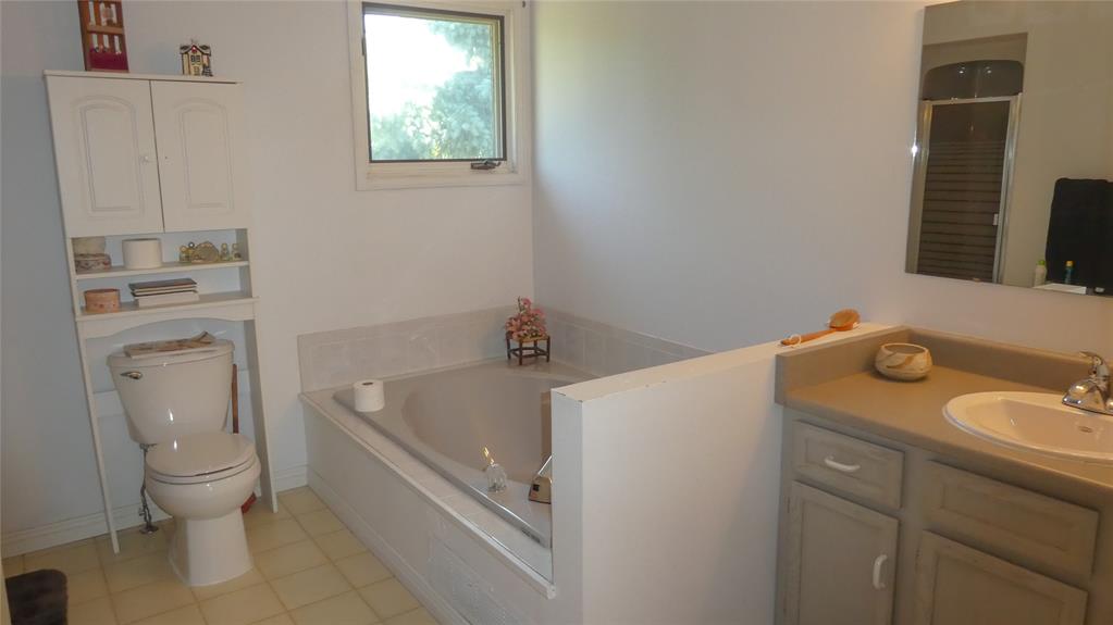 1608 HOLDEN Drive, Sarnia Ontario, Canada