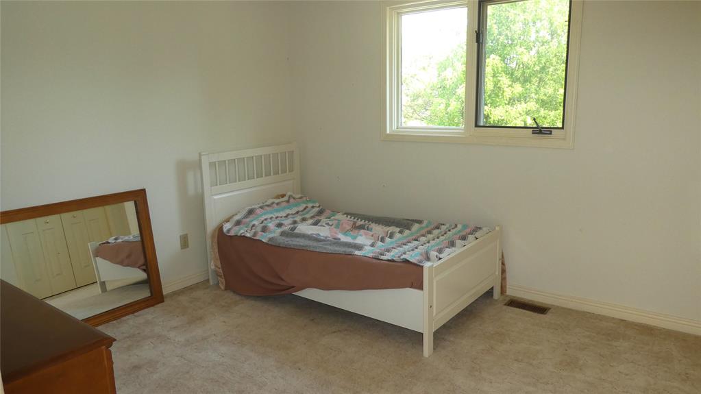 1608 HOLDEN Drive, Sarnia Ontario, Canada