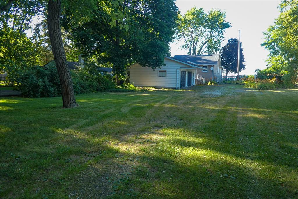 2082 LAKESHORE Road, Sarnia, Ontario, Canada