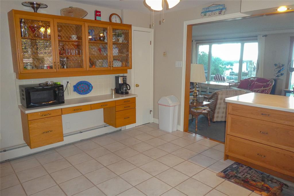 2082 LAKESHORE Road, Sarnia, Ontario, Canada