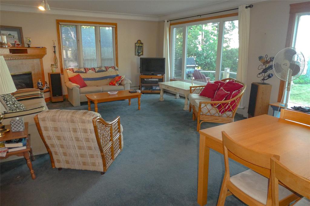 2082 LAKESHORE Road, Sarnia, Ontario, Canada