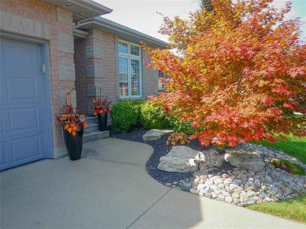 165 ALEX CAMERON Court, Sarnia Ontario, Canada