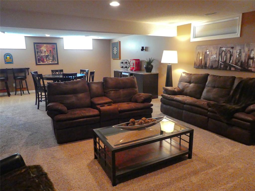165 ALEX CAMERON Court, Sarnia Ontario, Canada