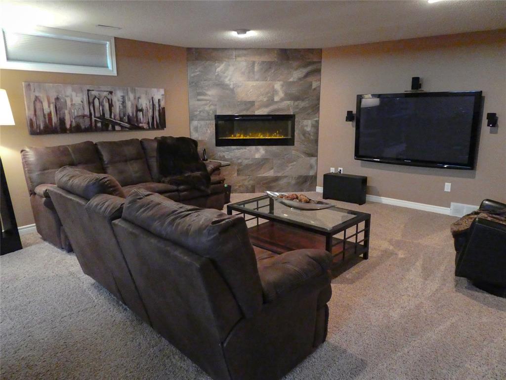 165 ALEX CAMERON Court, Sarnia Ontario, Canada