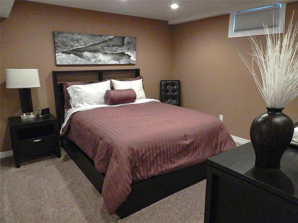 165 ALEX CAMERON Court, Sarnia Ontario, Canada