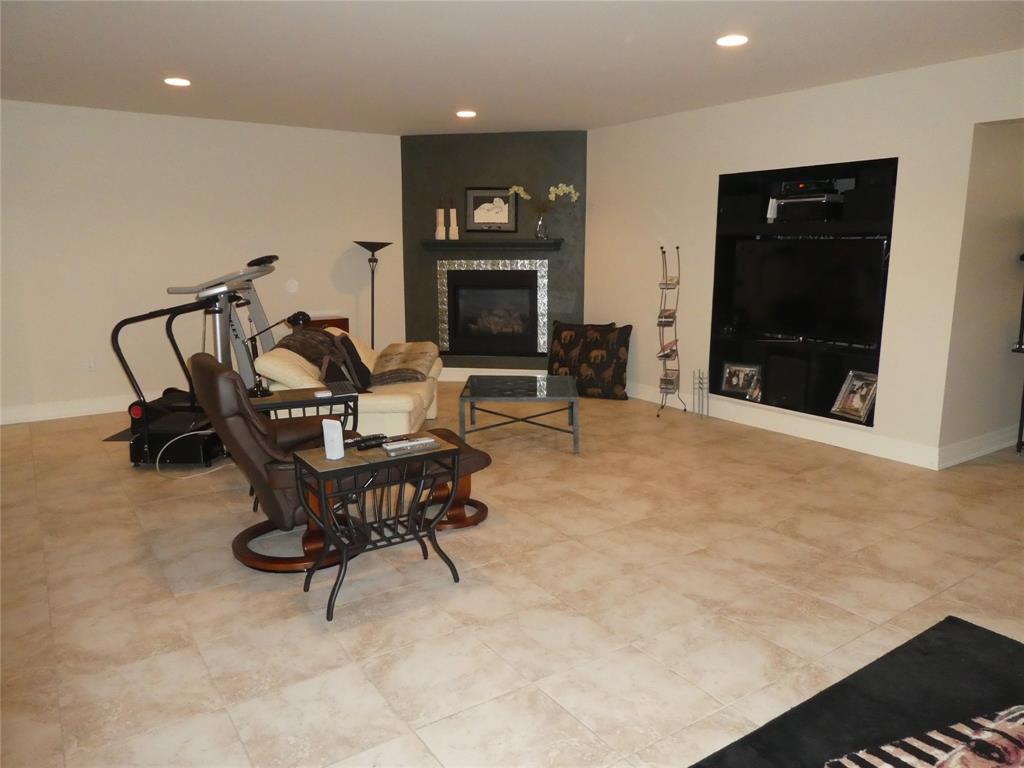 769 TUDOR Close, Sarnia, Ontario, Canada