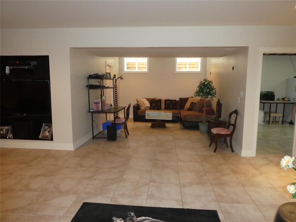 769 TUDOR Close, Sarnia, Ontario, Canada