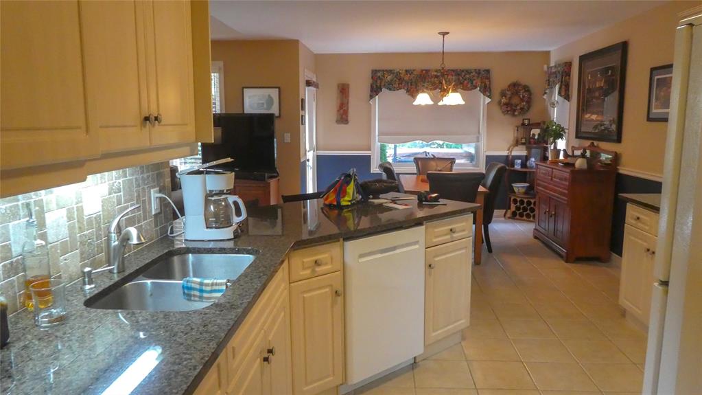 173 STATHIS Boulevard, Sarnia, Ontario, Canada