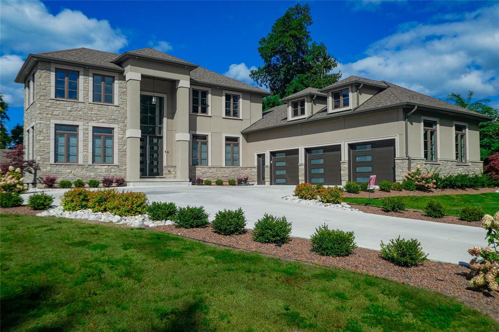 2132 HURON SHORES Drive, Sarnia, Ontario, Canada