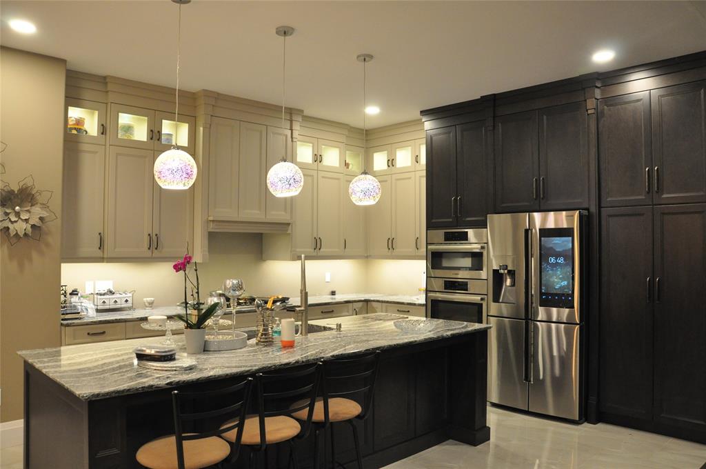 2132 HURON SHORES Drive, Sarnia, Ontario, Canada