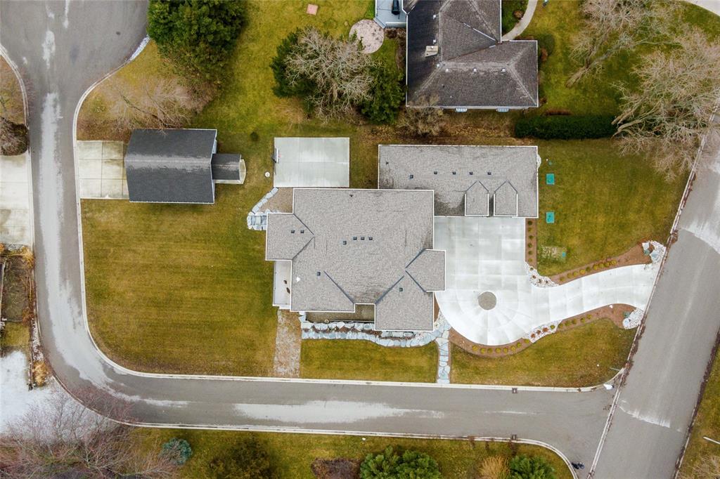 2132 HURON SHORES Drive, Sarnia, Ontario, Canada