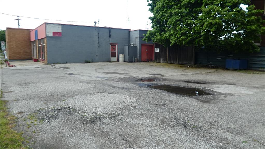 192-194 MITTON Street North, Sarnia, Ontario, Canada