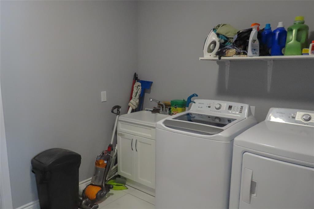 6795 GRIFFIN Drive, Plympton-Wyoming, Ontario, Canada