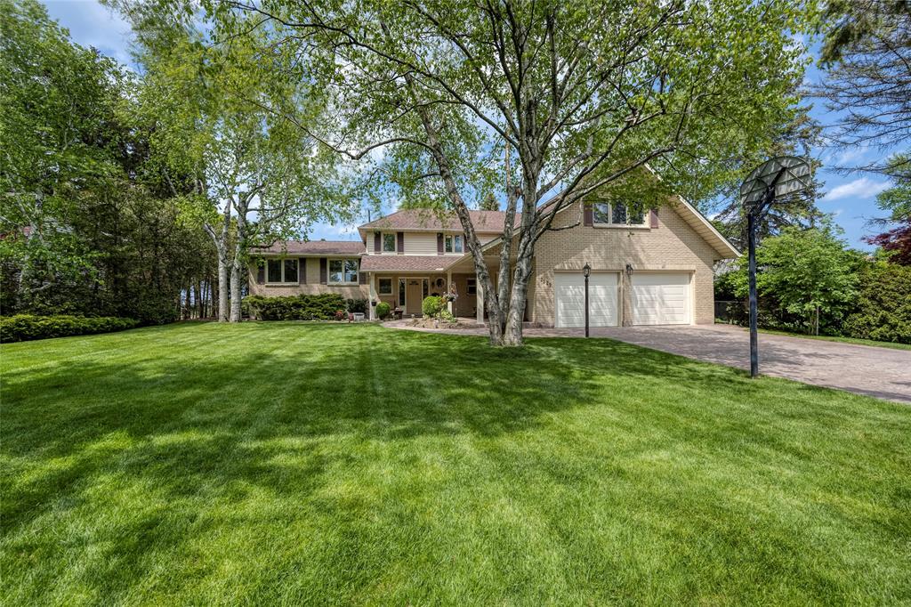 2327 PASSINGHAM Drive, Sarnia, Ontario, Canada