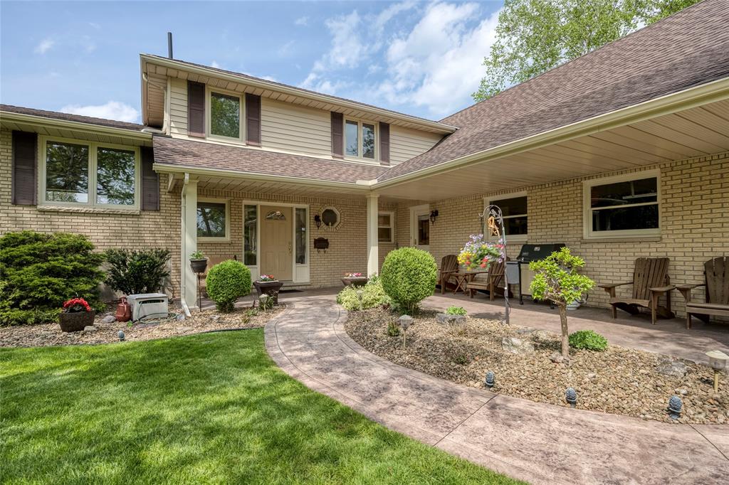 2327 PASSINGHAM Drive, Sarnia, Ontario, Canada