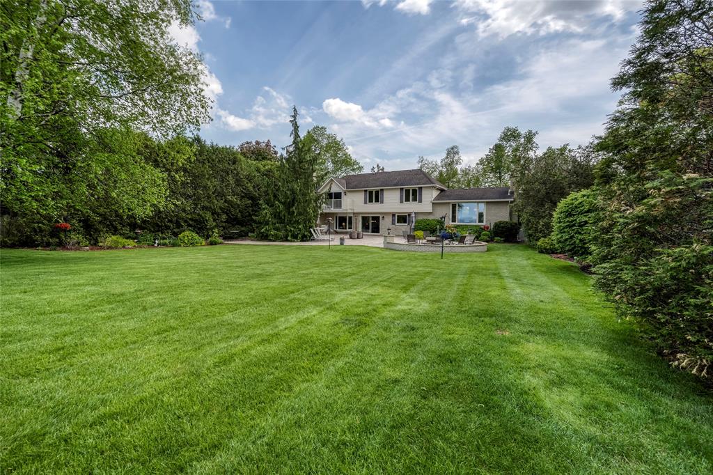 2327 PASSINGHAM Drive, Sarnia, Ontario, Canada