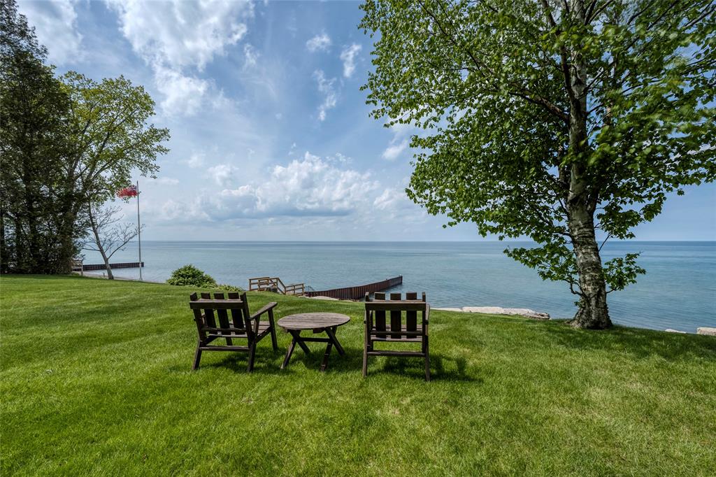2327 PASSINGHAM Drive, Sarnia, Ontario, Canada