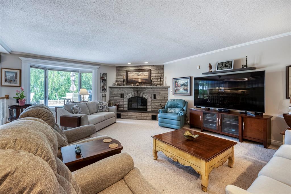 2327 PASSINGHAM Drive, Sarnia, Ontario, Canada