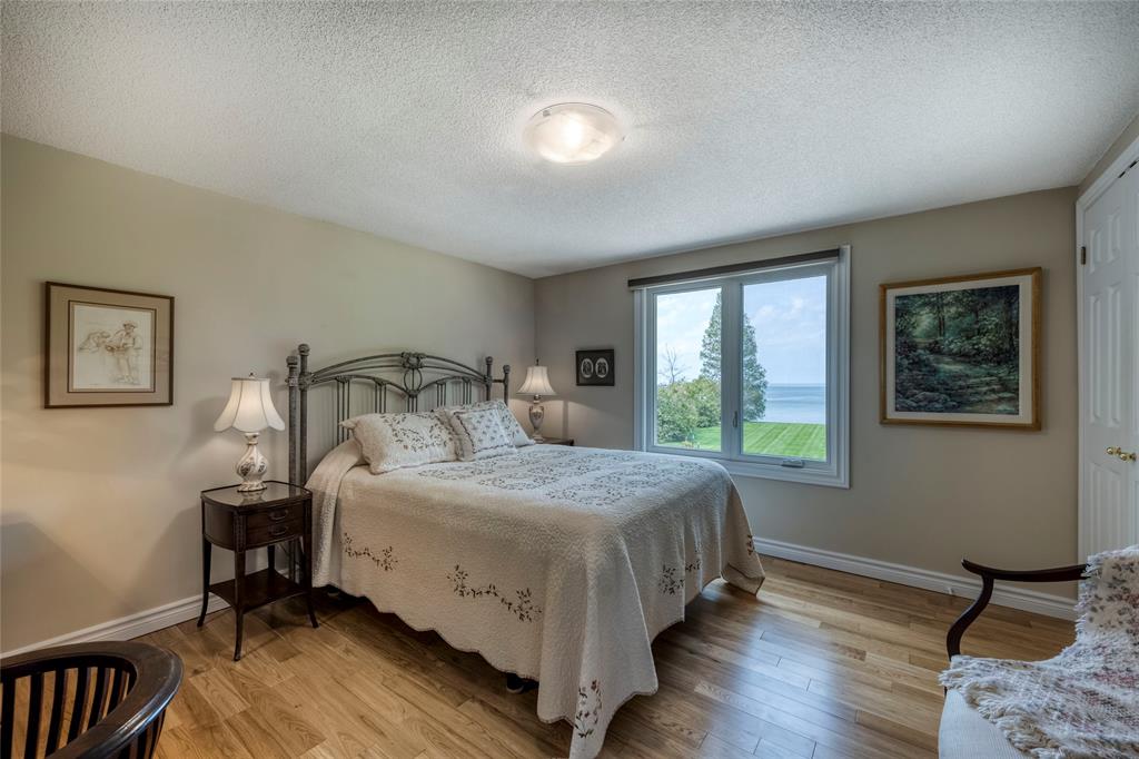 2327 PASSINGHAM Drive, Sarnia, Ontario, Canada