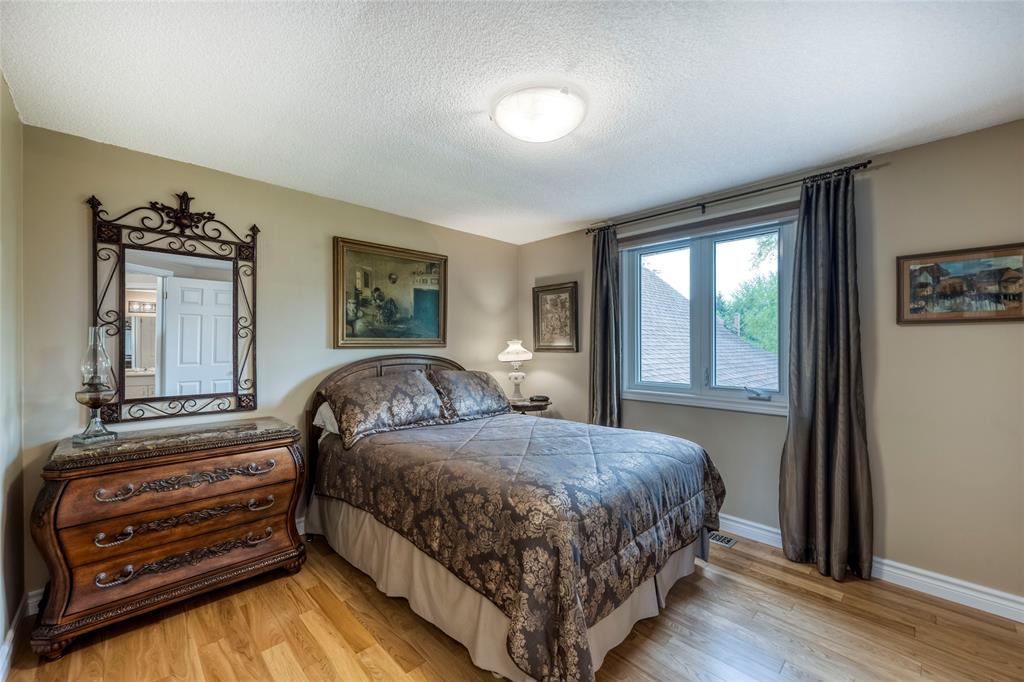 2327 PASSINGHAM Drive, Sarnia, Ontario, Canada