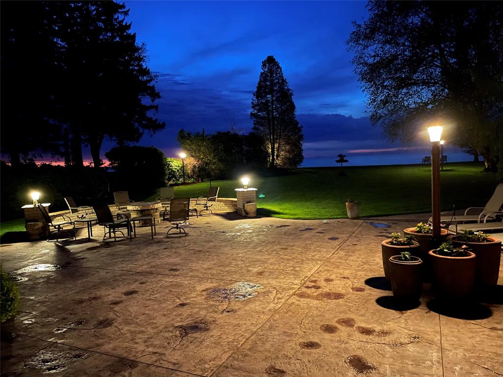 2327 PASSINGHAM Drive, Sarnia, Ontario, Canada