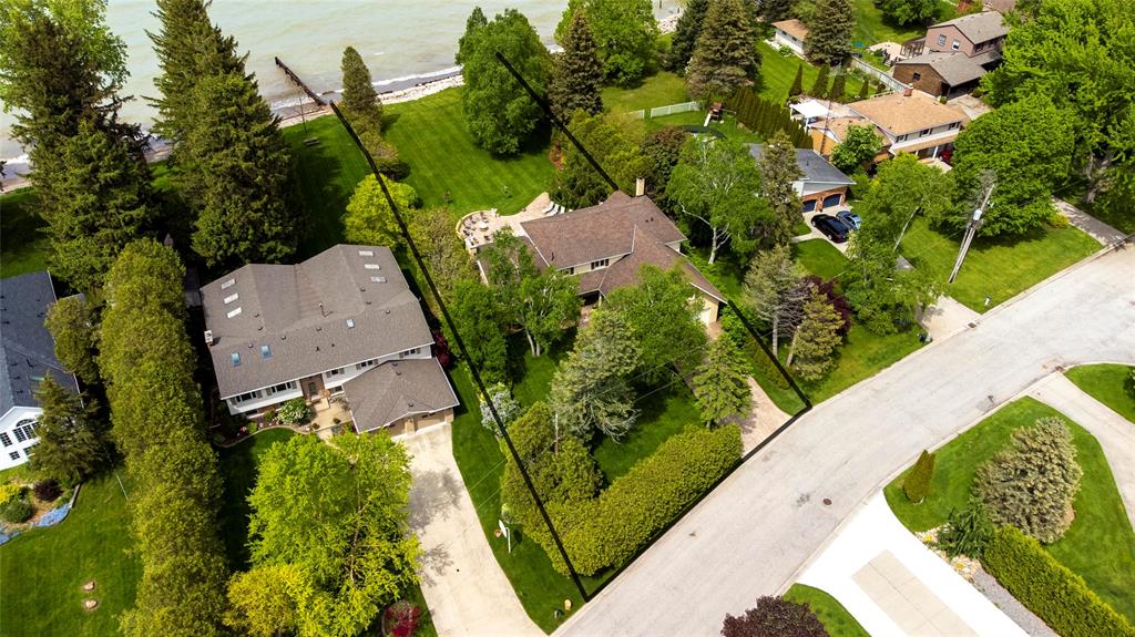 2327 PASSINGHAM Drive, Sarnia, Ontario, Canada