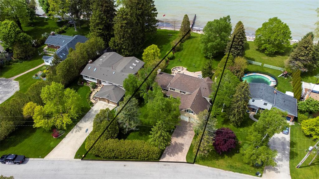 2327 PASSINGHAM Drive, Sarnia, Ontario, Canada