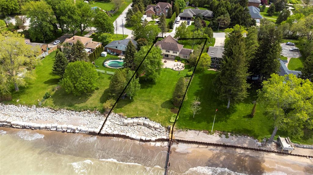 2327 PASSINGHAM Drive, Sarnia, Ontario, Canada