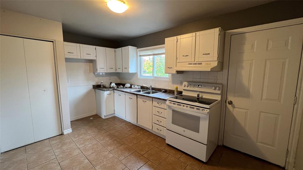 784 KIPLING Street Unit# 42, Sarnia, Ontario, Canada