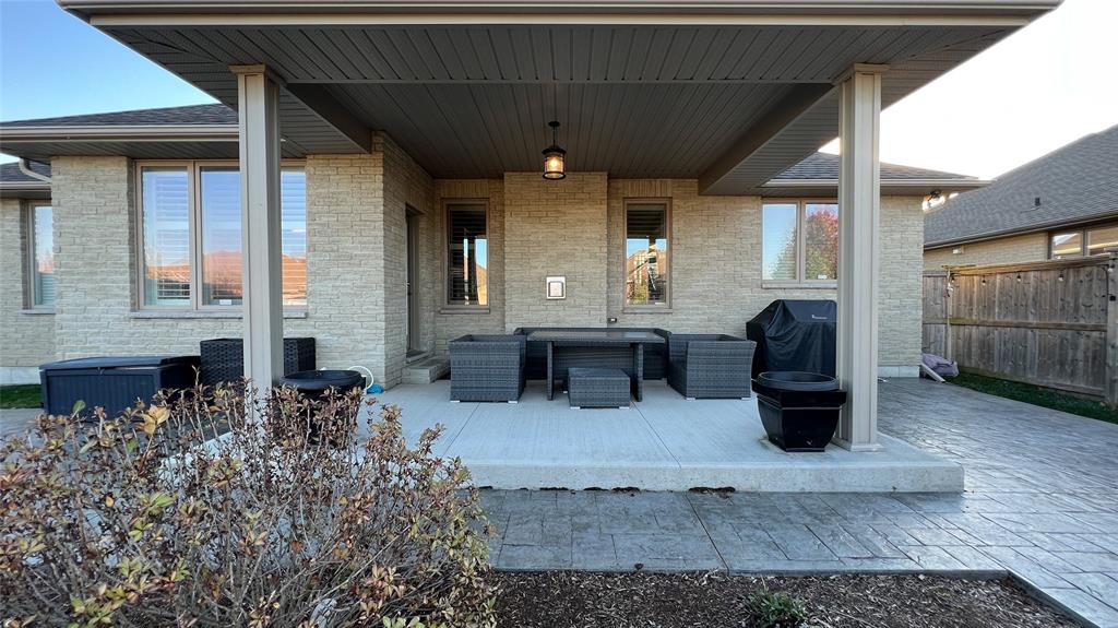 524 GLEN ABBEY Drive, Sarnia, Ontario, Canada