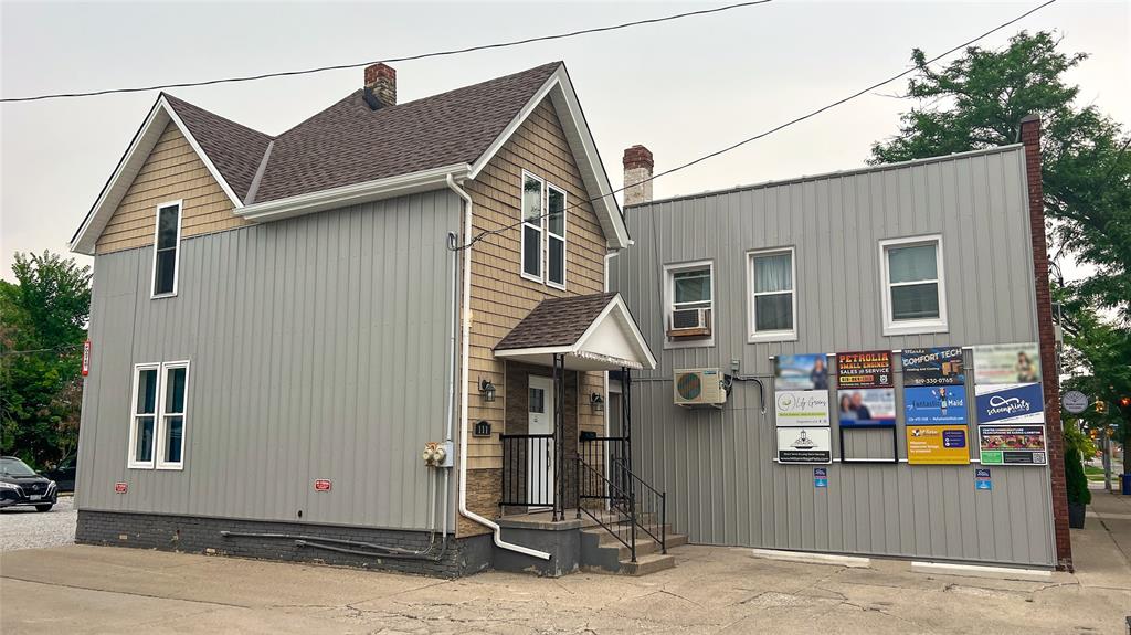 109-111 MITTON Street South, Sarnia, Ontario, Canada