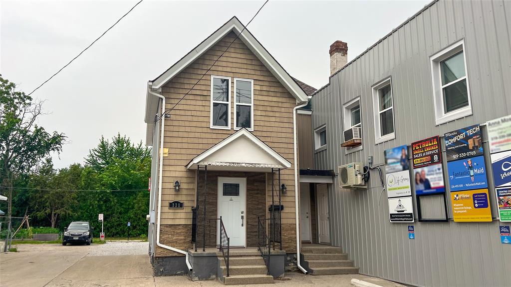 109-111 MITTON Street South, Sarnia, Ontario, Canada