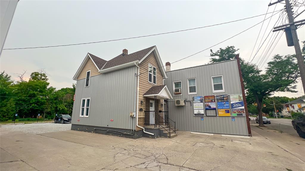 109-111 MITTON Street South, Sarnia, Ontario, Canada