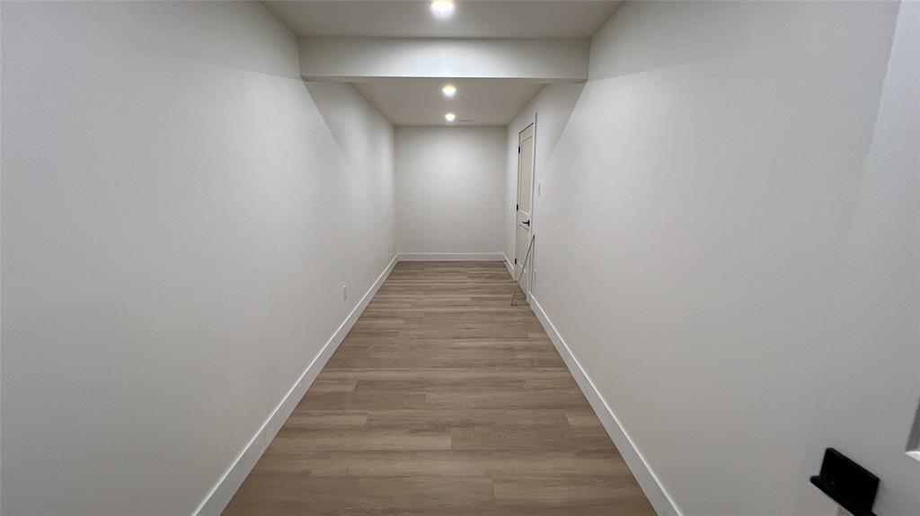 3543 PAUL Crescent, PlymptonWyoming, Ontario, Canada Property Details