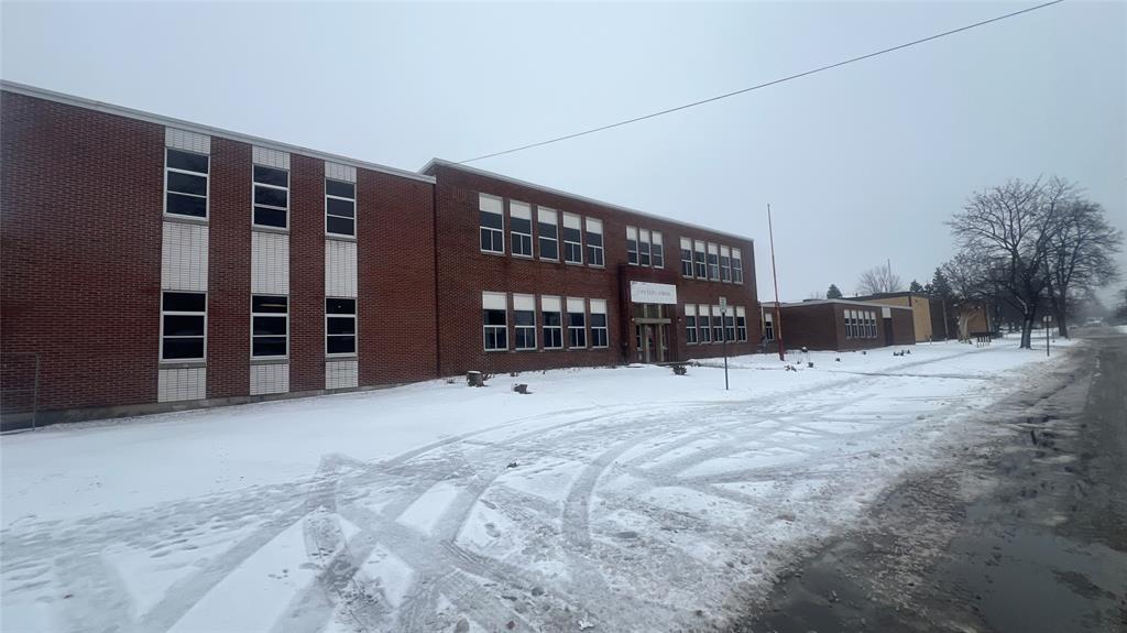696 OXFORD Street, Sarnia, Ontario, Canada