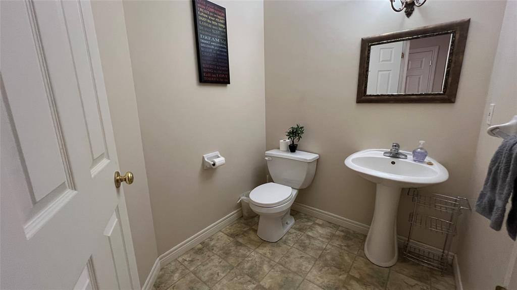 1923 BEACHWOOD Avenue, Sarnia, Ontario, Canada