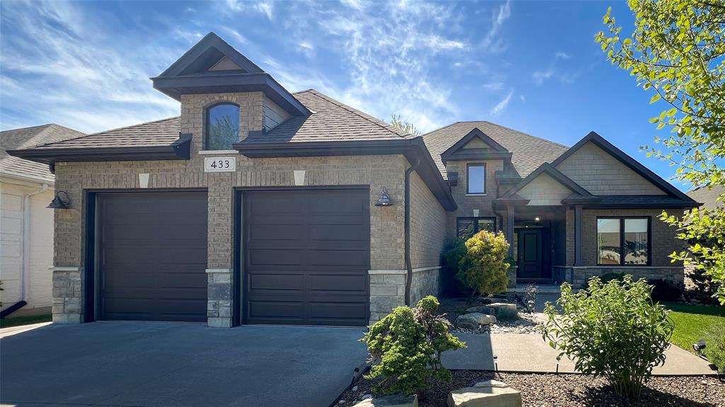 433 AUTUMN BREEZE Drive, Sarnia, Ontario, Canada