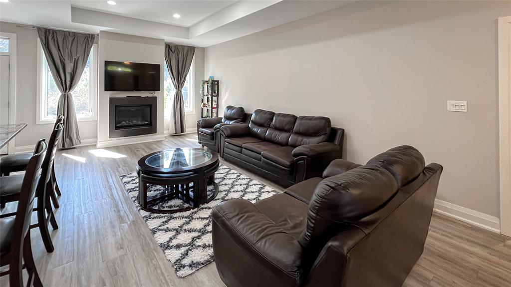 433 AUTUMN BREEZE Drive, Sarnia, Ontario, Canada