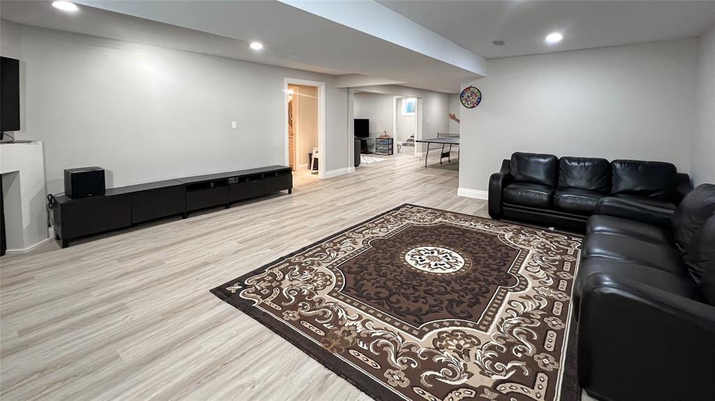 433 AUTUMN BREEZE Drive, Sarnia, Ontario, Canada