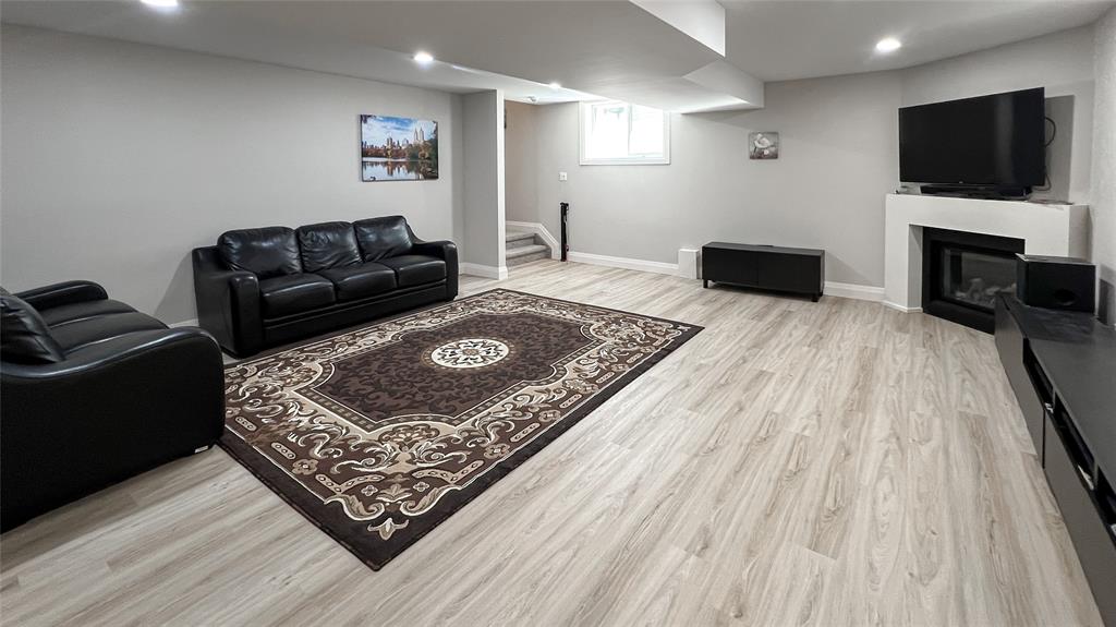 433 AUTUMN BREEZE Drive, Sarnia, Ontario, Canada