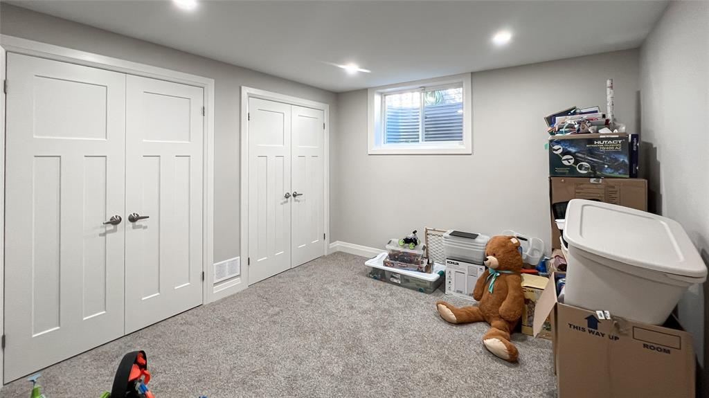 433 AUTUMN BREEZE Drive, Sarnia, Ontario, Canada